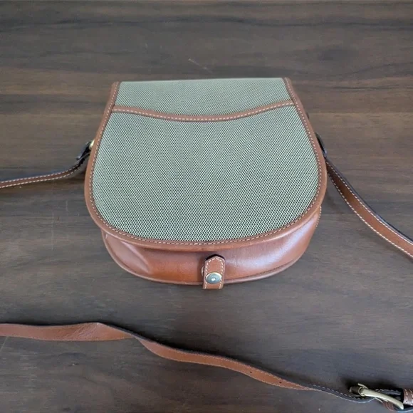 Beautiful BALLY Crossbody Bag - Picture 5 of 9